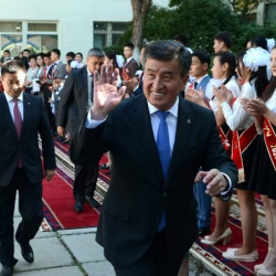 Карыздан кутулсак болот, жаштардын келечегин кантип кайтарабыз?