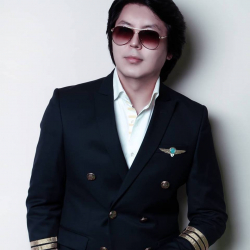 Замир Мырза: “Апамды жанымдан чыгарбай кучактап жатмакмын”