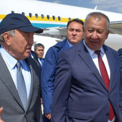 Нурсултан Назарбаев Ысык-Көлгө келди