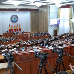 VI чакырылыштагы Жогорку Кеңештин кезектеги сессиясы өз ишин баштады