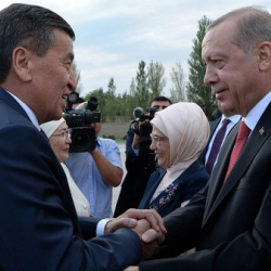 Түркиянын президенти менен канайымы Кыргызстанга сапарын жылуу эскеришти