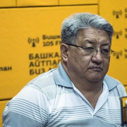 Алмазбек Акматалиев: «Мурунку Президент Алмазбек Атамбаев коомчулукка тараткан акыркы билдирүүсү ага бедел алып келе бербейт жана ал өз ишмердүүлүгүн актоо максатында гана мындай кадамга барды».