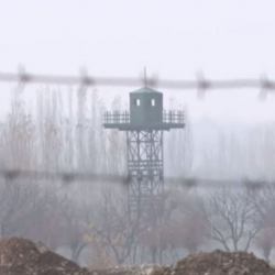 Аксылыктар Өзбекстанга чектеш айыл тургундары жер тилкелери алынганына нааразы