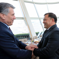 Дастанбек Жумабеков Азербайжан парламентинин 100 жылдыгына карата өткөрүлгөн салтанатка катышат