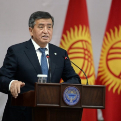 ВИДЕО: Сооронбай Жээнбеков: "Азыр мен тааныбаган дос, тууган көбөйдү"