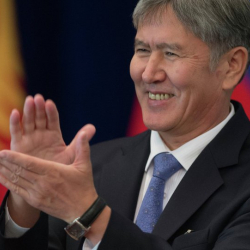 Алмазбек Атамбаев: "Биз “уйгактардан”, мансапкорлордон, саткындардан тазаланып алышыбыз керек!"