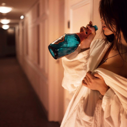 Акчага "интимдик" кызмат көрсөткөн теле алып баруучу ким?