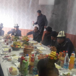 Сүрөт: Ардагерлер менен маек уюштурулуп, аларга жардам көрсөтүлдү