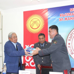 Сүрөт: Курсан Асановдун Баткен ОИИБнин кызматкерлери жана ардагерлери менен укук коргоо чөйрөсүндөгү реформалар боюнча жолугушуусу болду