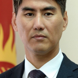 Чыңгыз Айдарбеков Кыргыз Республикасынын тышкы иштер министри болуп дайындалды