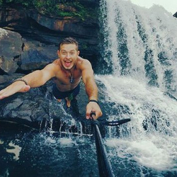 Илимпоздор адамдардын өлүмүнүн себебин изилдеп чыкты...селфиден каза тапкандар