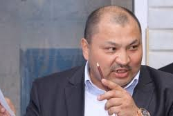 Жогорку Кеңеште бакылдаган депутат, көчөгө чыкса “куудул” болуп кубулган Рыспаев