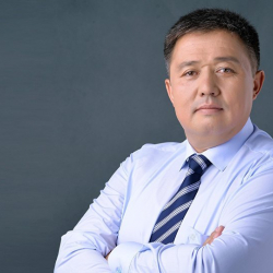 Алмазбек Эргешов, депутат: Айлыктарын көтөрмөйүнчө кадр маселесин чечүү кыйын