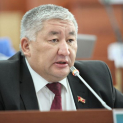 Максат Сабиров: “Эмгек маяналардын көлөмүндөгү чоң айырмачылыктарды иликтеп, теңдештерүү зарыл”