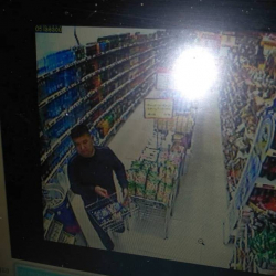 ВИДЕО: "Народный" дүкөнүнөн азык түлүктү корзинасы менен уурдаган адам изделүүдө