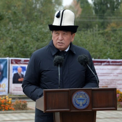 Кыргызстан: «өзгөчөлүкпү» же жаңы сенектик мезгилби?