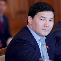 Экс-депутат Дамирбек Асылбек уулунун соту уланат