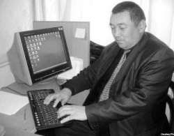 Азизбек Келдибеков, журналист: “Кытайга аягы чукулдап бараткан “Кумтөрдүн” кереги деле жок”