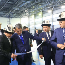 Дастанбек Жумабеков "Денени чыӊдоо - ден-соолук комплексинин" ачылышына катышты