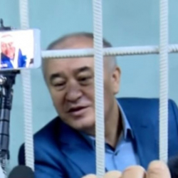 Өмүрбек Текебаев: «Сооронбай Жээнбеков улуттук кызыкчылыктын сакчысы болуш керек»