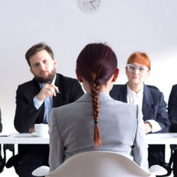 Эмки жыйын резиденциянын оозунда өтөт дейби? 