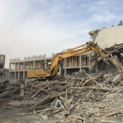 Курулуп жаткан үй премьер-министрдин оозеки буйругу менен бузулду