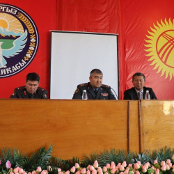 Кылычбек Жолдошов милиция кызматкерлерине эскертүү, сөгүш жана тартиптик жаза берди