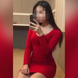 Сиена: Ата-энемдин "ипотекасынан" кутулуу үчүн кыздыгымды сатыкка койдум