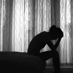 КАЙРЫЛУУ: "Үйүнө кире албай жаткан Айзадага жардам керек"