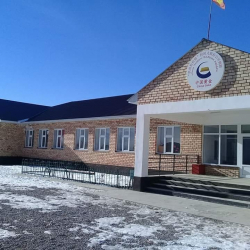 Башкасы аз келгенсип, кытайлардын ысымын мектептерге бере баштады