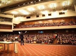 Курултай Манас айтуу менен башталды