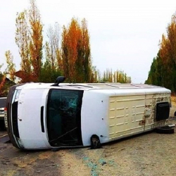 Эки бус кагышып, 14 адам жаракат алды