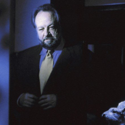 Легендарлуу Голливуд актеру каза болду