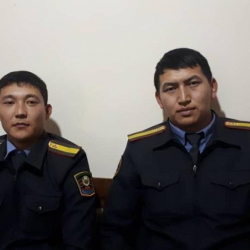 Ири көлөмдөгү акча менен көчөдө калган