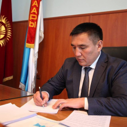 ВИДЕО: Мэр мигрант болуп иштеп келсе эле жарандыгы орустардыкы болуп калабы? (Фактчекинг)