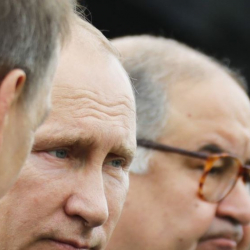 Усманов кримтөбөл менен байланышы тууралуу жазылган макалаларды өчүрүүнү талап кылды