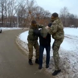 Поддельный паспорт Кыргызстана оказался в руках у гражданина Узбекистана