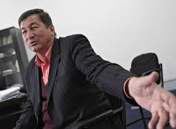 Маркум Кадыржан Батыровдун сөөгүн туугандары Жалал-Абадка алып келебиз дешип...