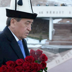 Президент возложил цветы к могиле великого писателя