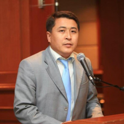 Айбек Артыкбаев: “Атамбаев, өзүнүн күнөөсүн Жээнбековго артып, Бабановго жан тартканы уят”