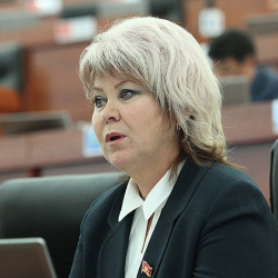 Ирина Карамушкина: "Келбеген депутаттардын бүгүнкү маянасын төлөбөш керек"
