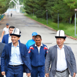 Депутат Кенжебек Бокоев: "Бабановго саясий кылмыш иш козгогон жетекчилер жоопко тартылышы керек"