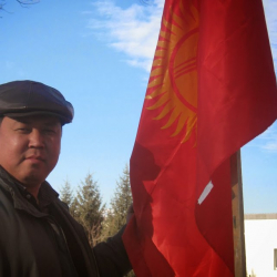 Самат Аалиев, коомдук ишмер:“Саясатчылар келишсе да, тегерегиндегилер келишпесе эч кандай элдешүү болбойт”