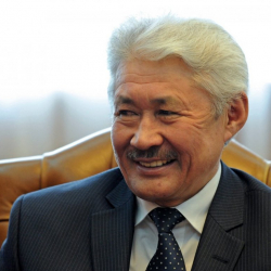 Турсунбек Акун, экс-акыйкатчы: “Курултайды өткөзгөндөрдөн  Атамбаев жийиркенсе, андан уюштуруучулар жийиркенет”