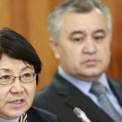 Роза Отунбаева: "Жогорку Кеңештин мааракесинде "Конституциянын атасын" унутуп коюшту"