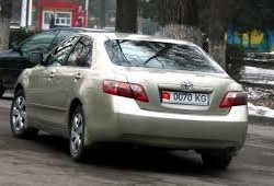  Марат Калиев менен Космосбек Чолпонбаев гранттык акчанын эсебинен кымбат баадагы кызматтык унааларды сатып алышкан