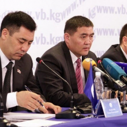 Камчыбек Ташиев: "Роза Отунбаева президенттен тандалма ырайым сурабаш керек"