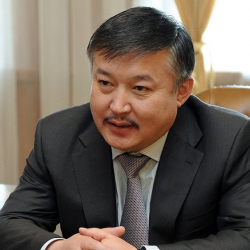 Ахматбек Келдибеков "Апрель" телеканалын сотко берди