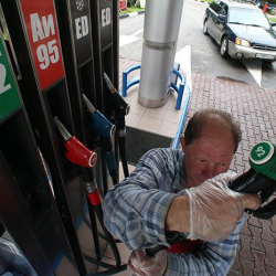  Путин Кыргызстанга мунай өндүрүмүн ташуу боюнча кол койду