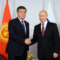 Россиянын Президенти Владимир Путин Президент Сооронбай Жээнбековду жана Кыргызстан элин Жаңы жылы менен куттуктады